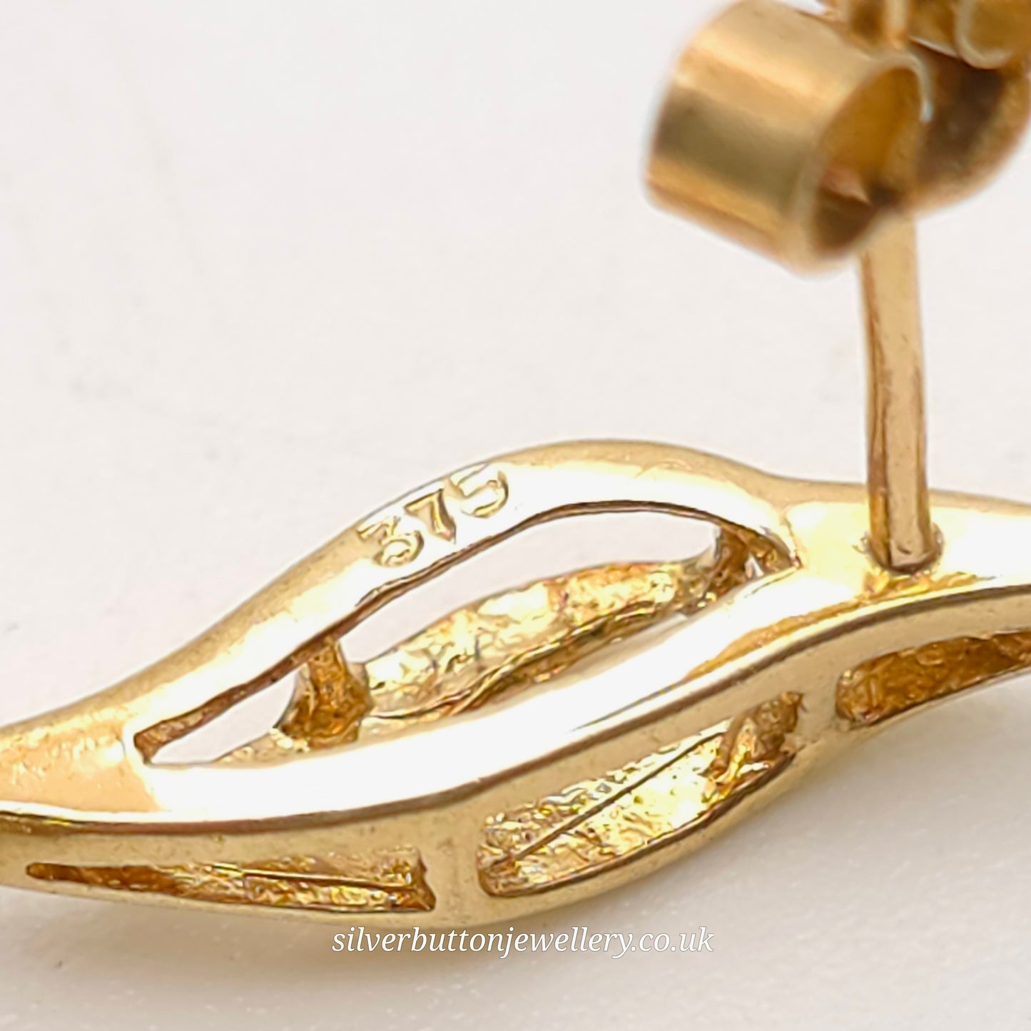9ct Yellow Gold Vintage Pear Cut Amethyst Double Wave Drop Earrings