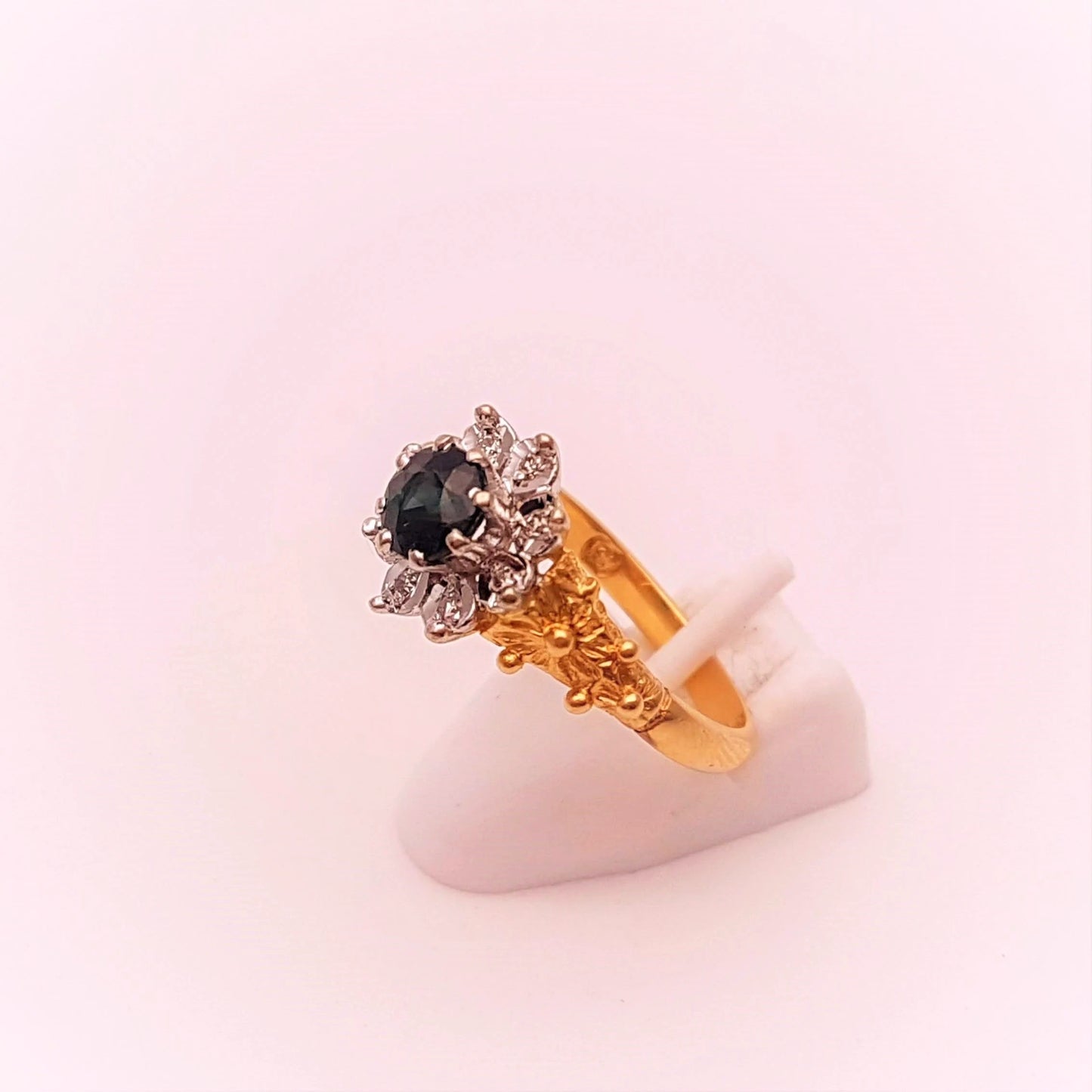 18ct yellow gold Sapphire and Diamond Flower Cluster Ring