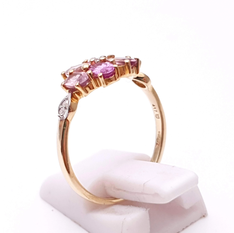 9ct yellow gold pale pink Stone (morganite?) & Diamond large Cluster style ring