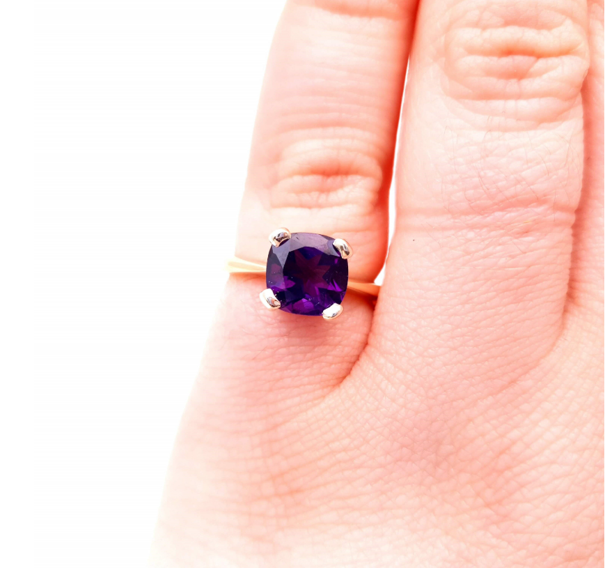 9ct yellow gold cushion cut amethyst solitaire ring