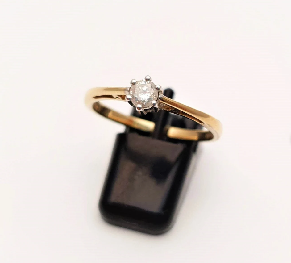 9ct yellow gold 0.15ct diamond solitaire ring
