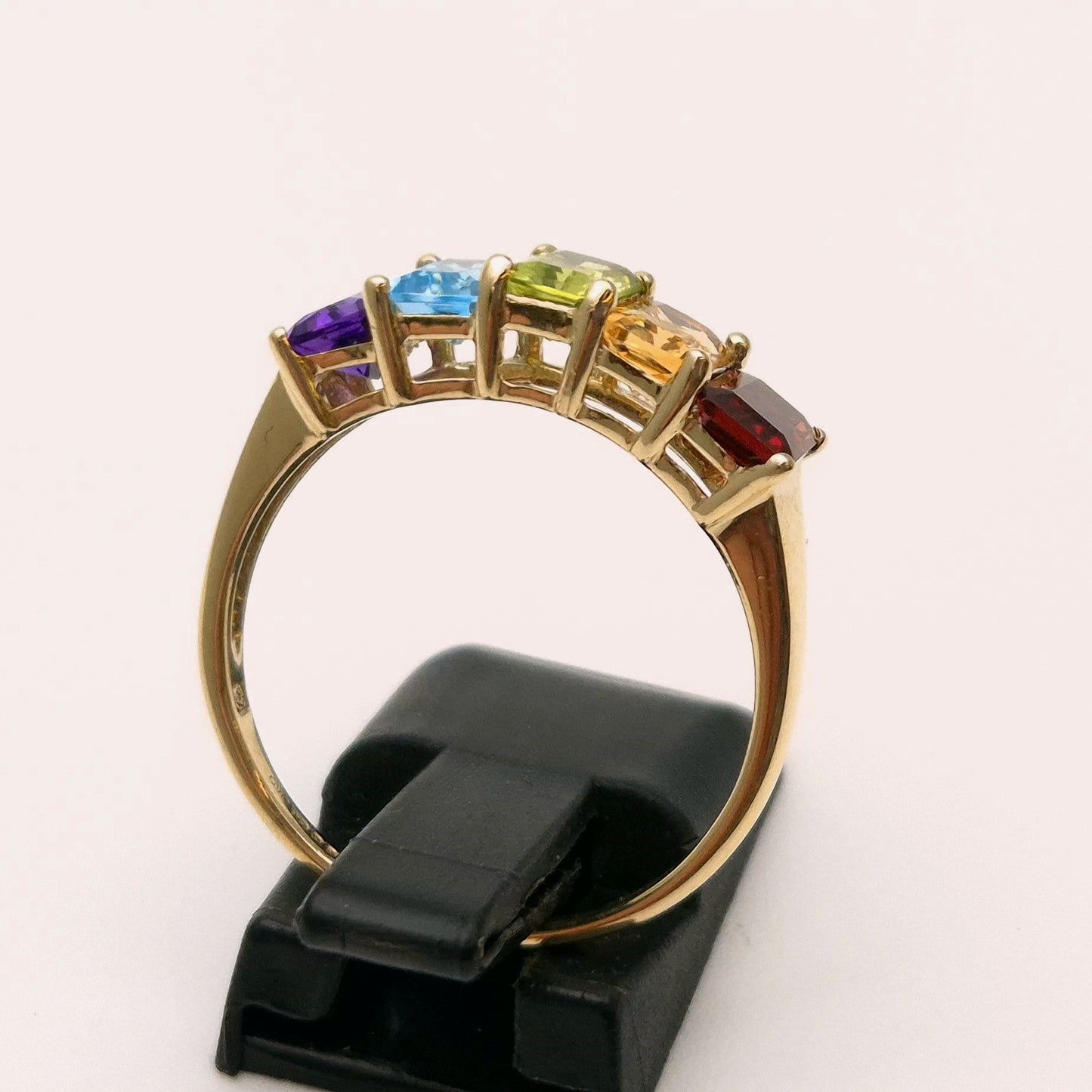 9ct Yellow Gold Rainbow Coloured Emerald Cut Stone Ring