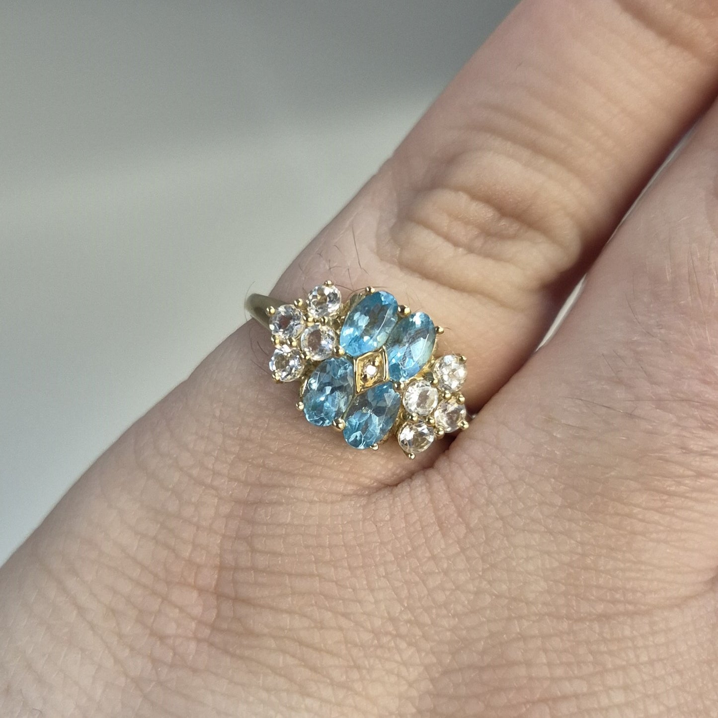 9ct Yellow Gold Apatite and white stone cluster ring