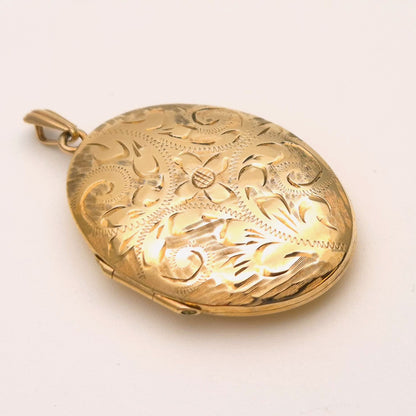 9ct Yellow Gold traditional engraved Oval Locket