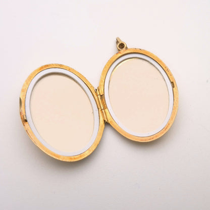 9ct Yellow Gold traditional engraved Oval Locket