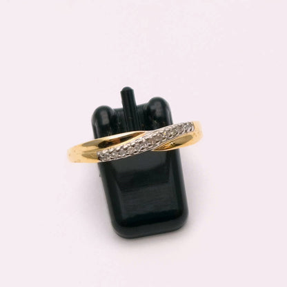 9ct Yellow Gold Diamond crossover ring