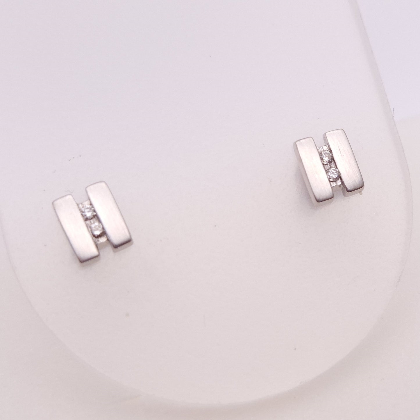 9ct white Gold Diamond Stud Earrings