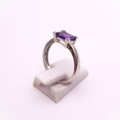 9ct White Gold Rectangular Baguette Cut Amethyst Ring