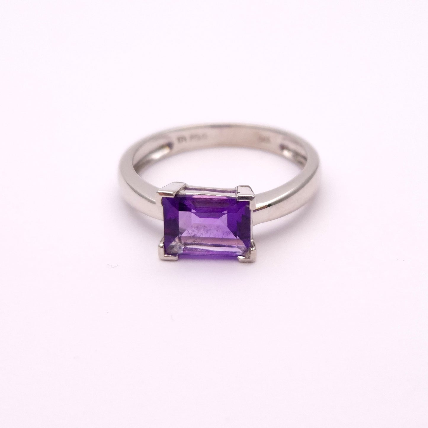 9ct White Gold Rectangular Baguette Cut Amethyst Ring