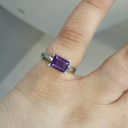 9ct White Gold Rectangular Baguette Cut Amethyst Ring