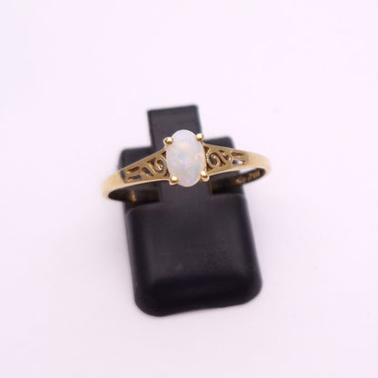 10ct Yellow Gold Opal solitaire ring