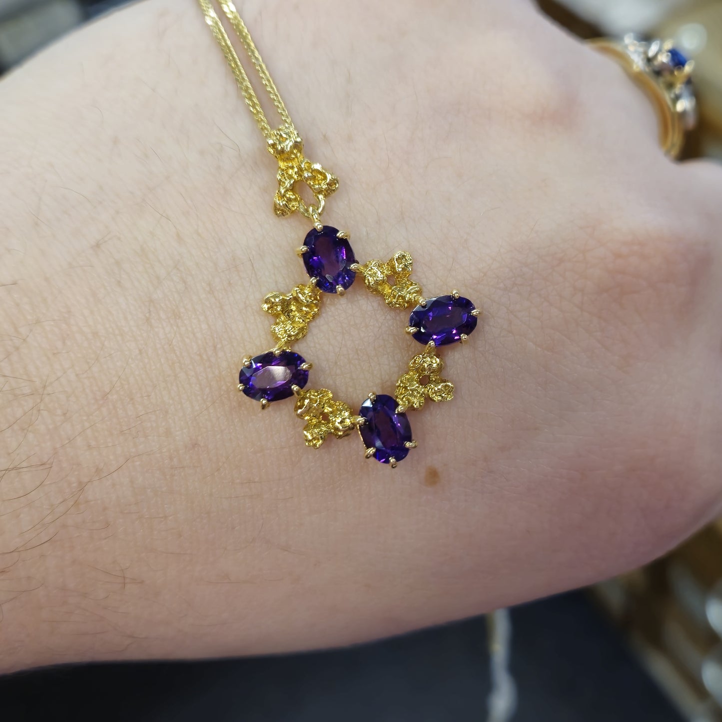 9ct Yellow Gold Amethyst Circular Pendant Necklace