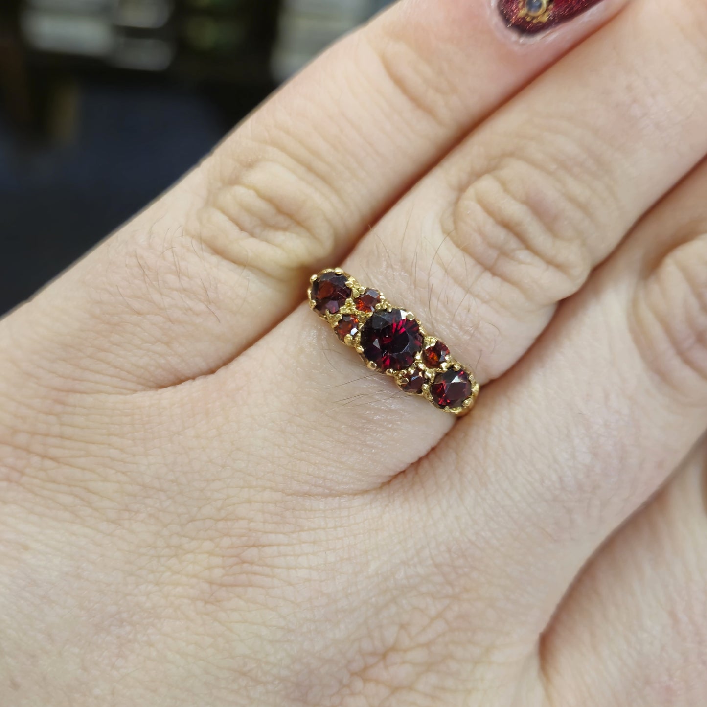 9ct Yellow Gold Multistone Garnet Band Ring