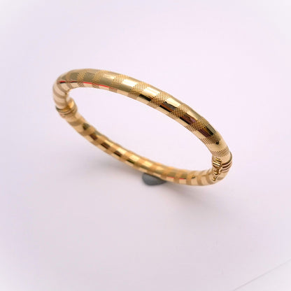 9ct Yellow Gold Textured Stripe Spring Hinged bangle