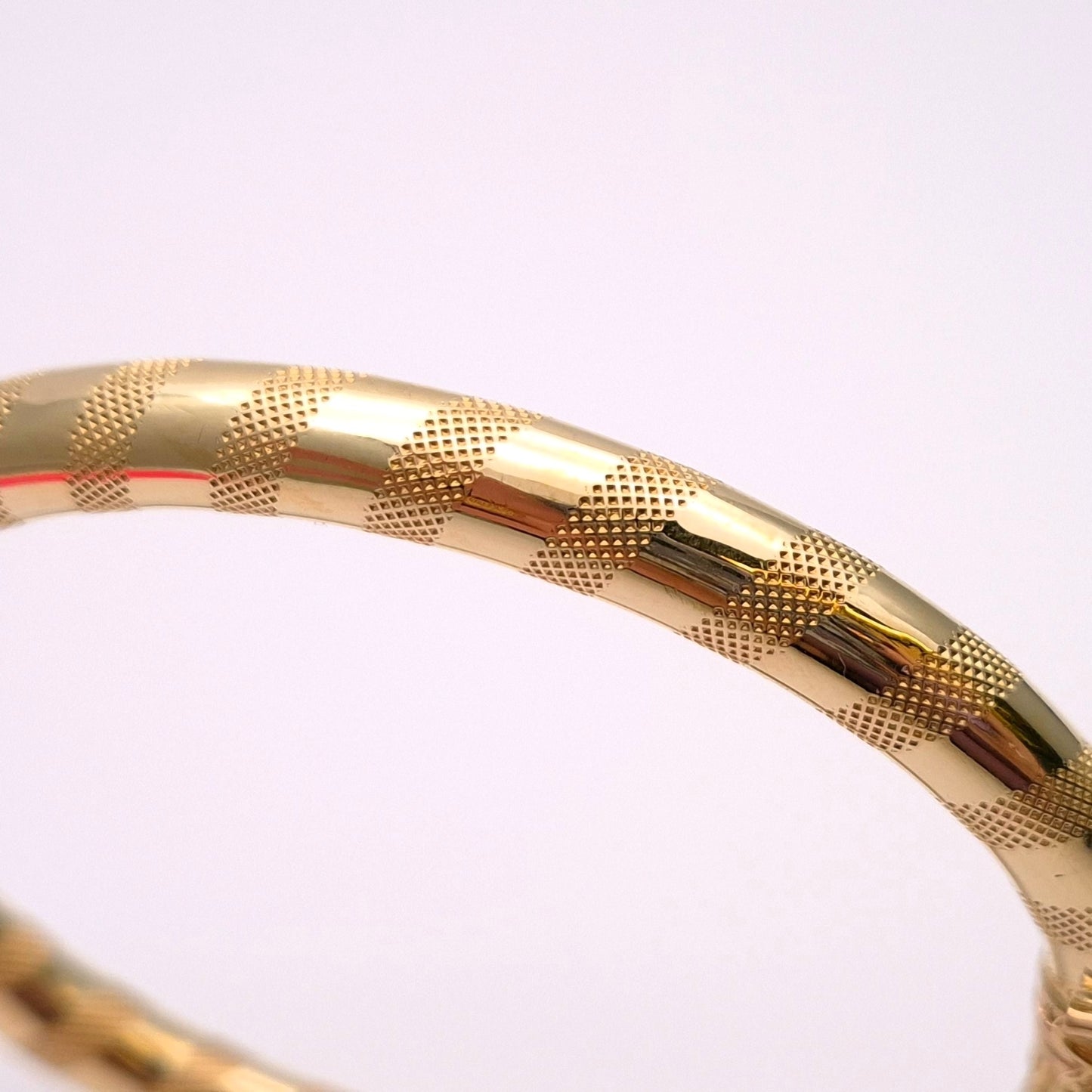 9ct Yellow Gold Textured Stripe Spring Hinged bangle