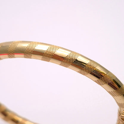 9ct Yellow Gold Textured Stripe Spring Hinged bangle