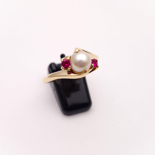 9ct Yellow Gold Cultured Pearl and Synthetic Ruby Ring