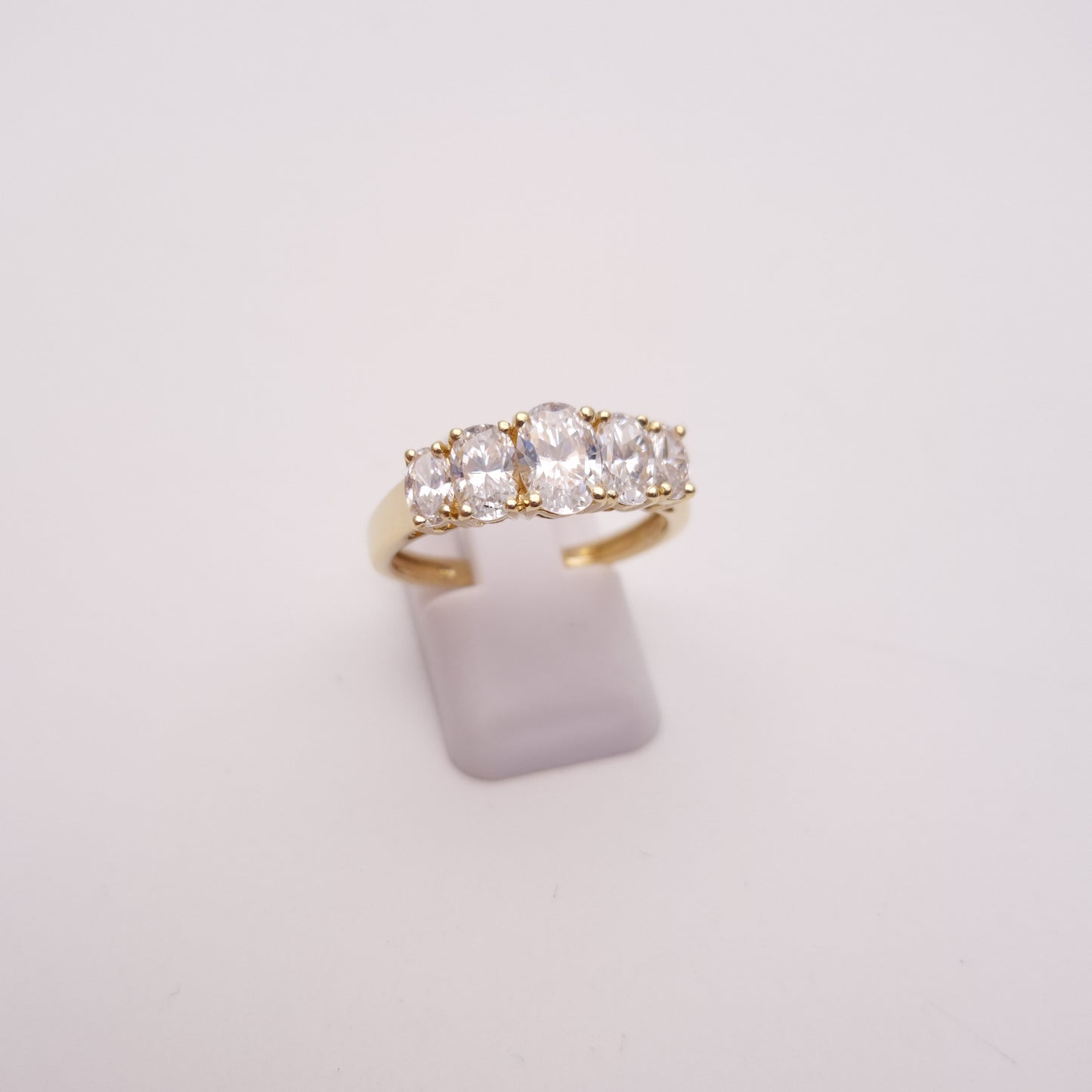 9ct Yellow Gold Graduated Oval Cubic Zirconia 5 Stone Ring