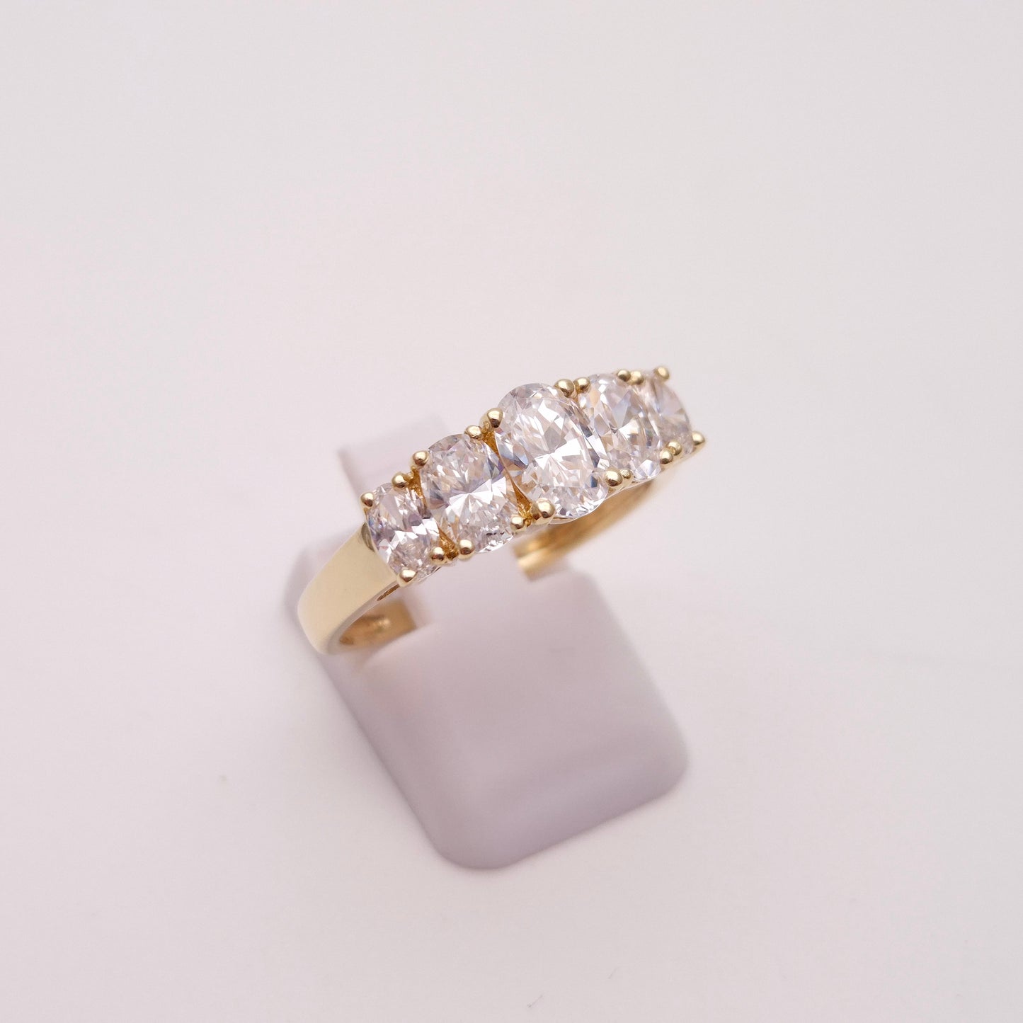 9ct Yellow Gold Graduated Oval Cubic Zirconia 5 Stone Ring