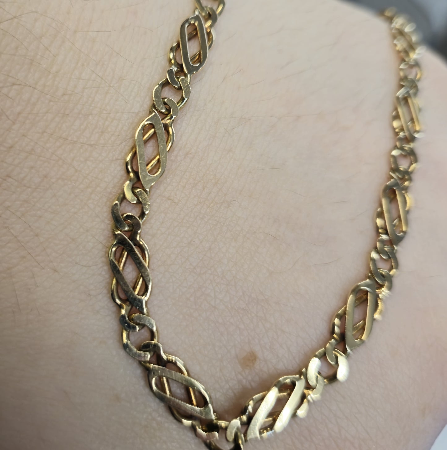 9ct Yellow Gold Celtic knot Link Chain