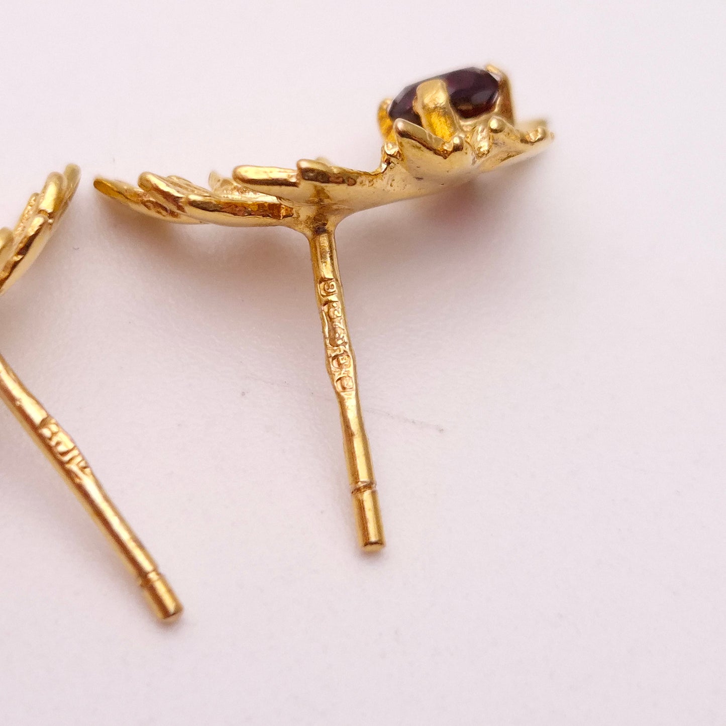 9ct Yellow Gold Garnet Set Leaf Branch Stud Earrings