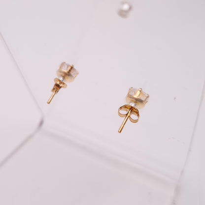 9ct Yellow Gold Cubic Zirconia Solitaire Lightweight Stud Earrings