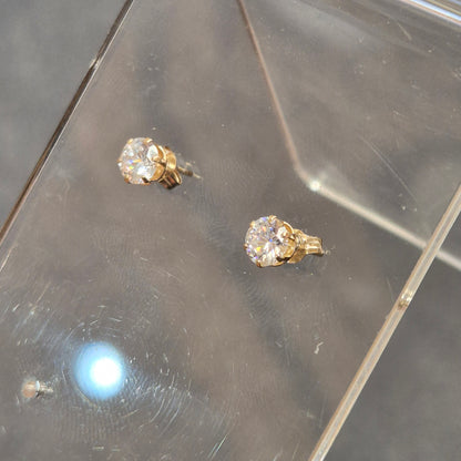 9ct Yellow Gold Cubic Zirconia Solitaire Lightweight Stud Earrings