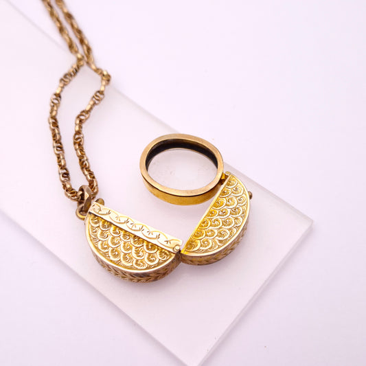 9ct Yellow gold Antique Hinged Oval Locket and 16" Rose Gold Fancy Link Chain