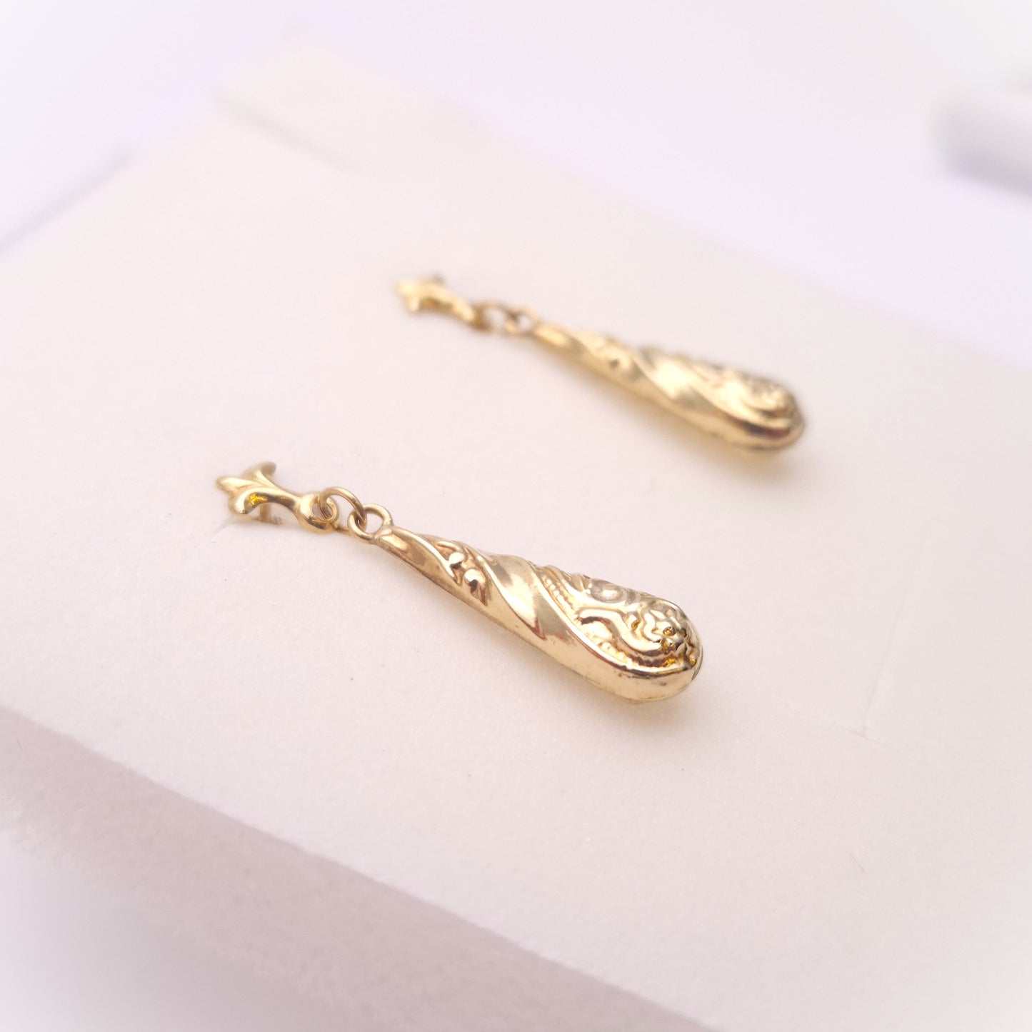 9ct Yellow Gold Embossed patterned Teardrop Drop Earrings