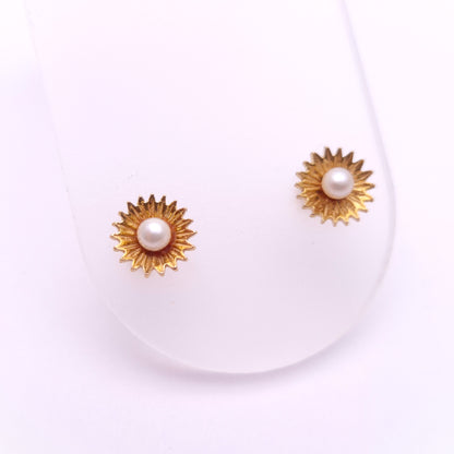 9ct Yellow Gold Pearl Centred Starburst / Flower Stud Earrings