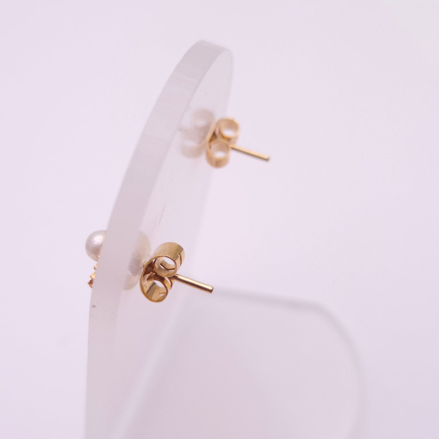 9ct Yellow Gold Pearl Centred Starburst / Flower Stud Earrings
