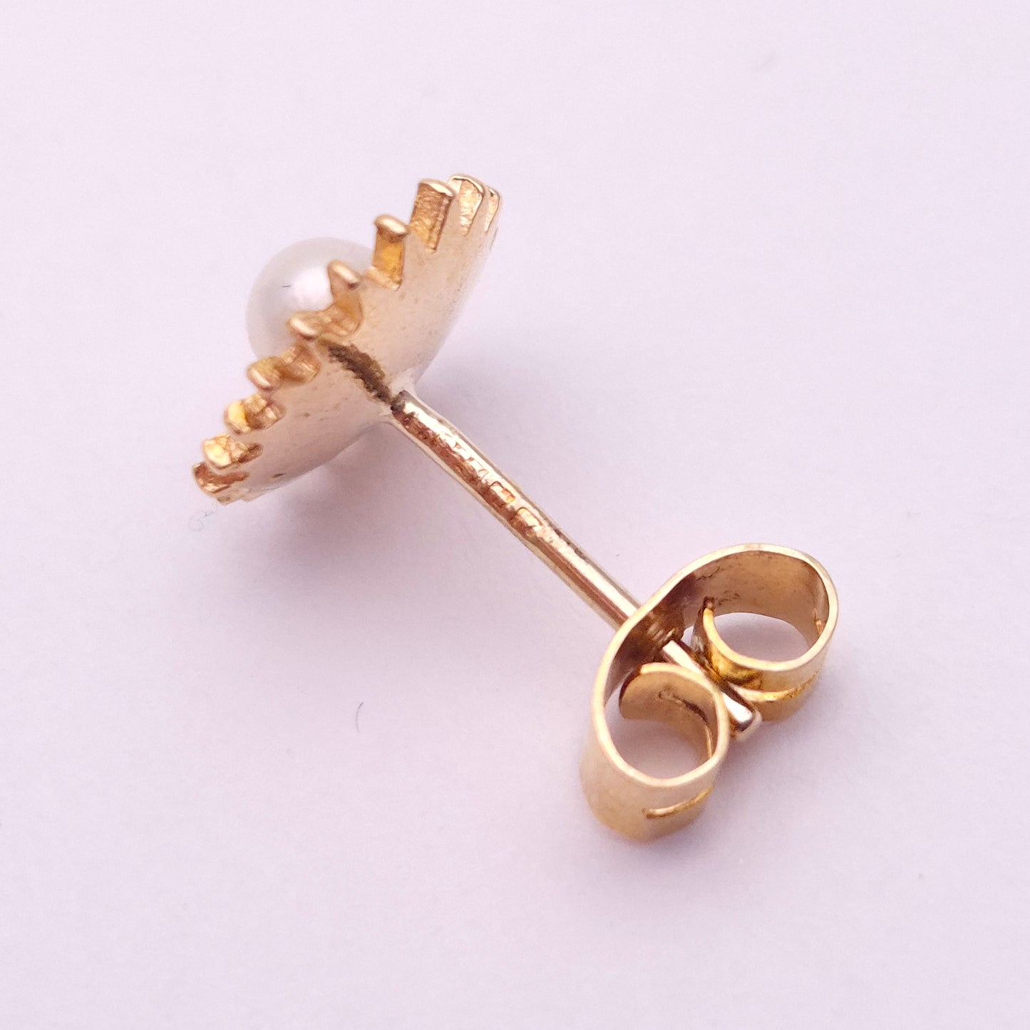 9ct Yellow Gold Pearl Centred Starburst / Flower Stud Earrings