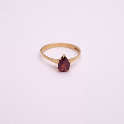 9ct Yellow Gold Pear Shaped Garnet Solitaire Ring