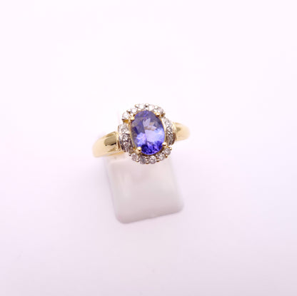 18ct Yellow Gold Tanzanite and Diamond Cluster Ring