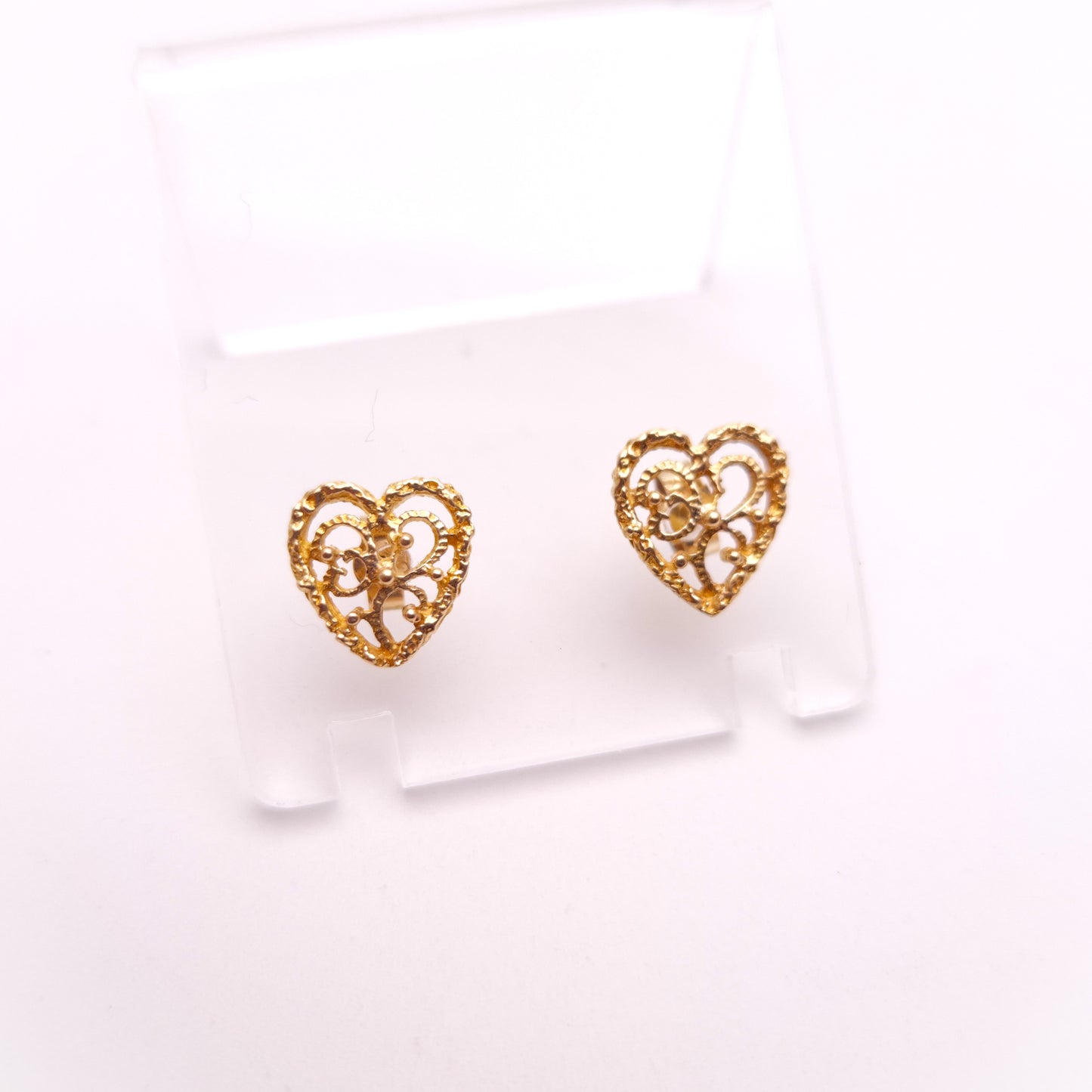 9ct Yellow Gold Filigree Heart Stud Earrings