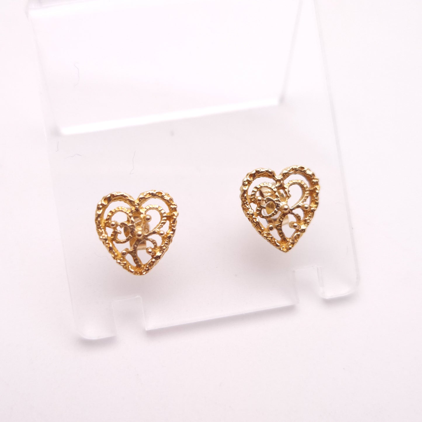 9ct Yellow Gold Filigree Heart Stud Earrings
