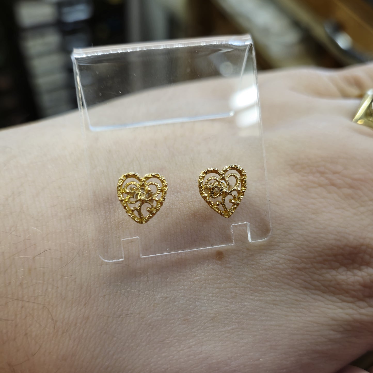 9ct Yellow Gold Filigree Heart Stud Earrings