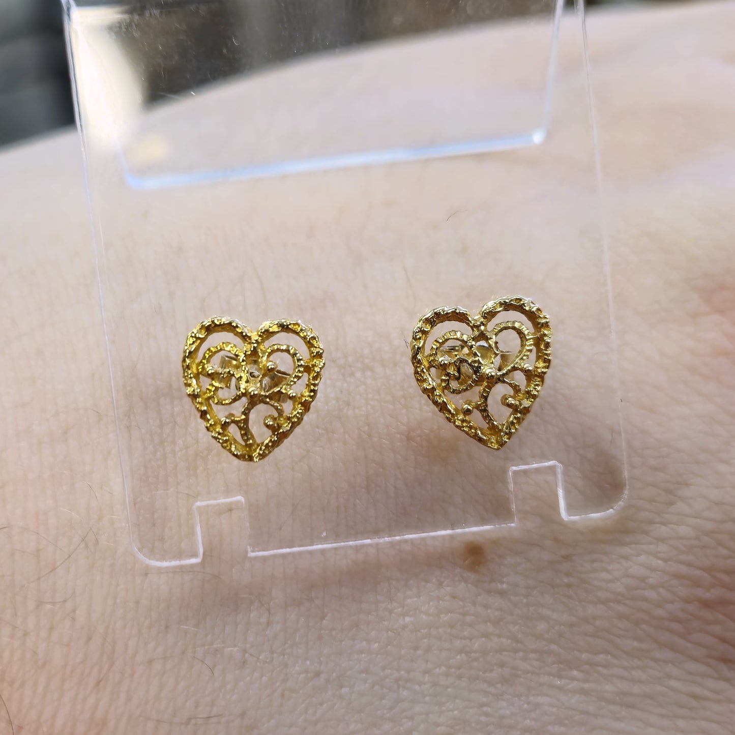 9ct Yellow Gold Filigree Heart Stud Earrings