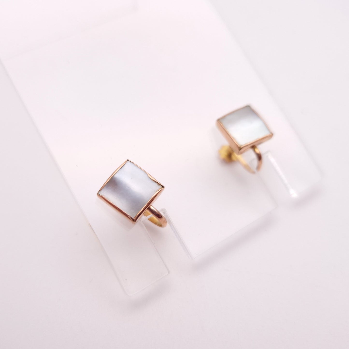 9ct Rose Gold Mother of Pearl Screw back Earrings