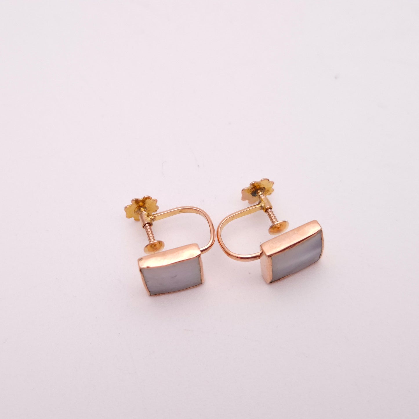 9ct Rose Gold Mother of Pearl Screw back Earrings