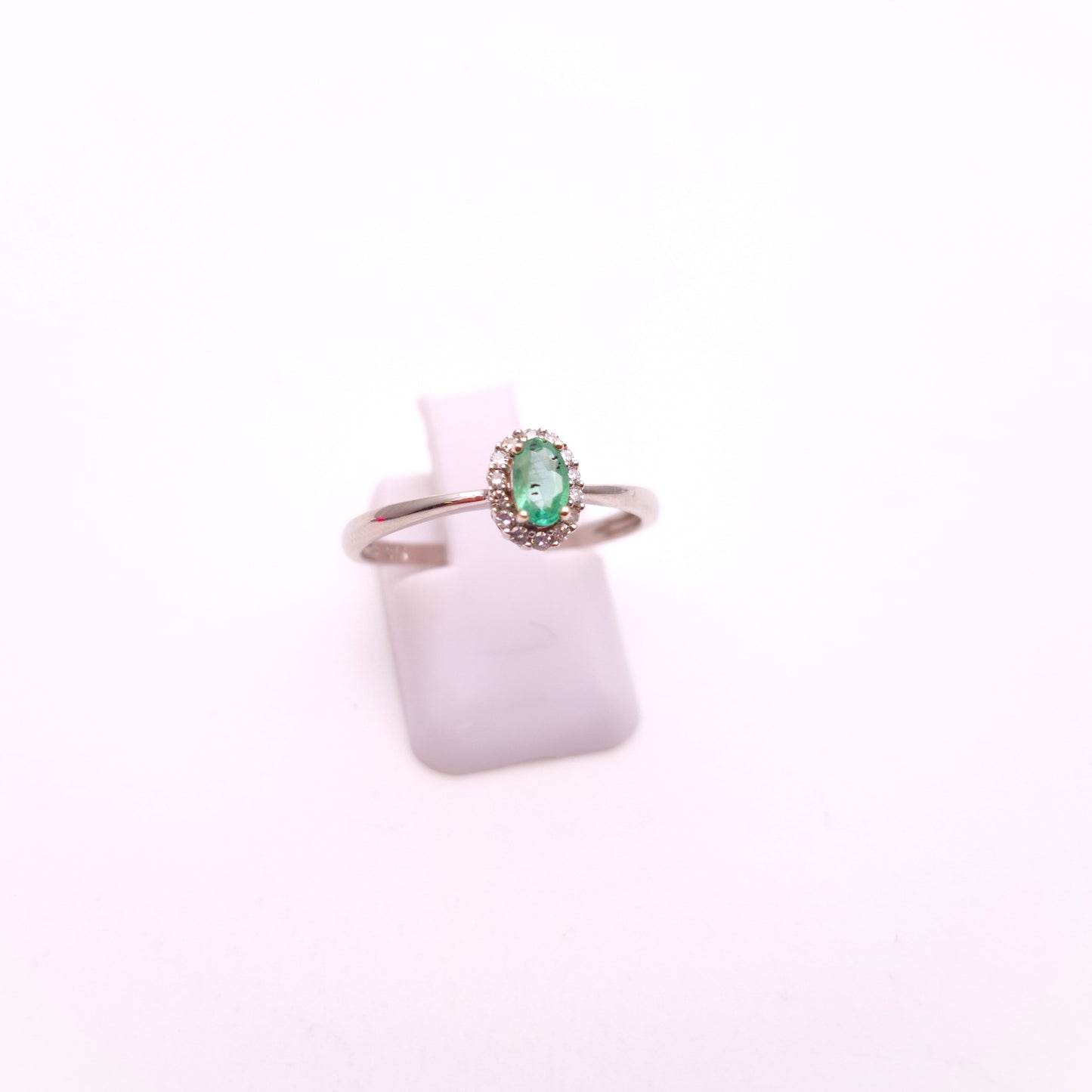 9ct white gold Emerald and Diamond Small Cluster ring