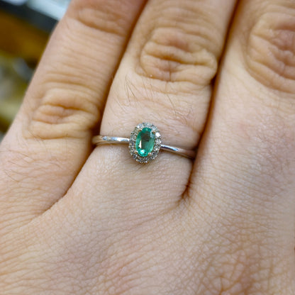 9ct white gold Emerald and Diamond Small Cluster ring