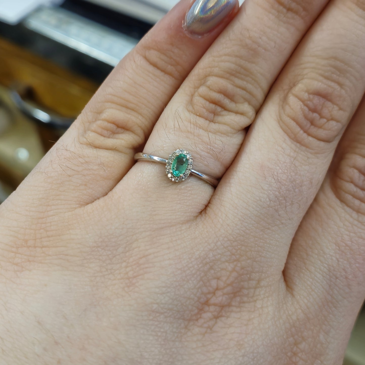 9ct white gold Emerald and Diamond Small Cluster ring