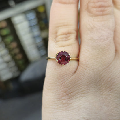 9ct Yellow Gold Garnet Solitaire Ring