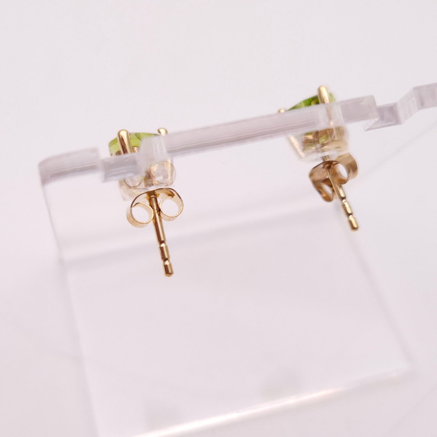 9ct Yellow Gold Heart Shaped Peridot Necklace and Stud Earring Set