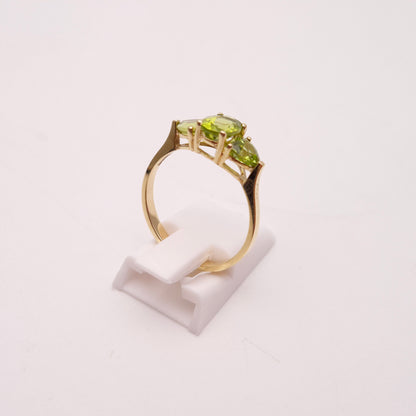 9ct Yellow Gold Peridot Three stone Trilogy Ring