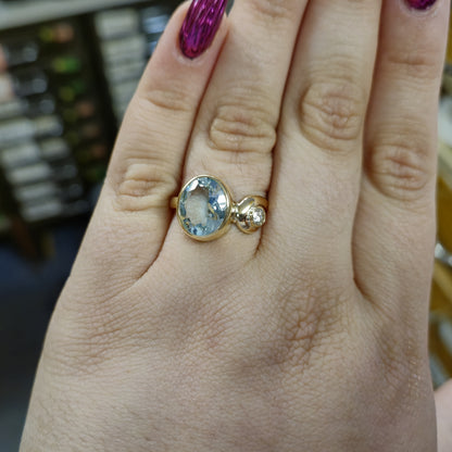 9ct Yellow Gold 4.0ct Aquamarine and 0.25ct Diamond Ring