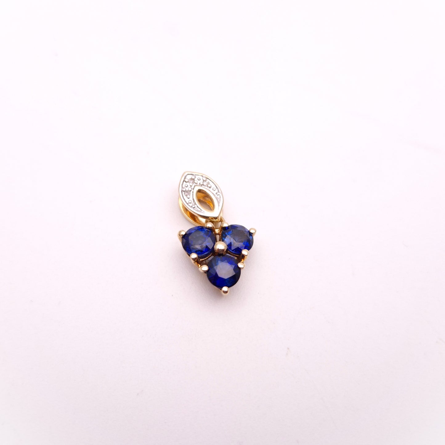 9ct Yellow Gold Blue and white Stone Pendant
