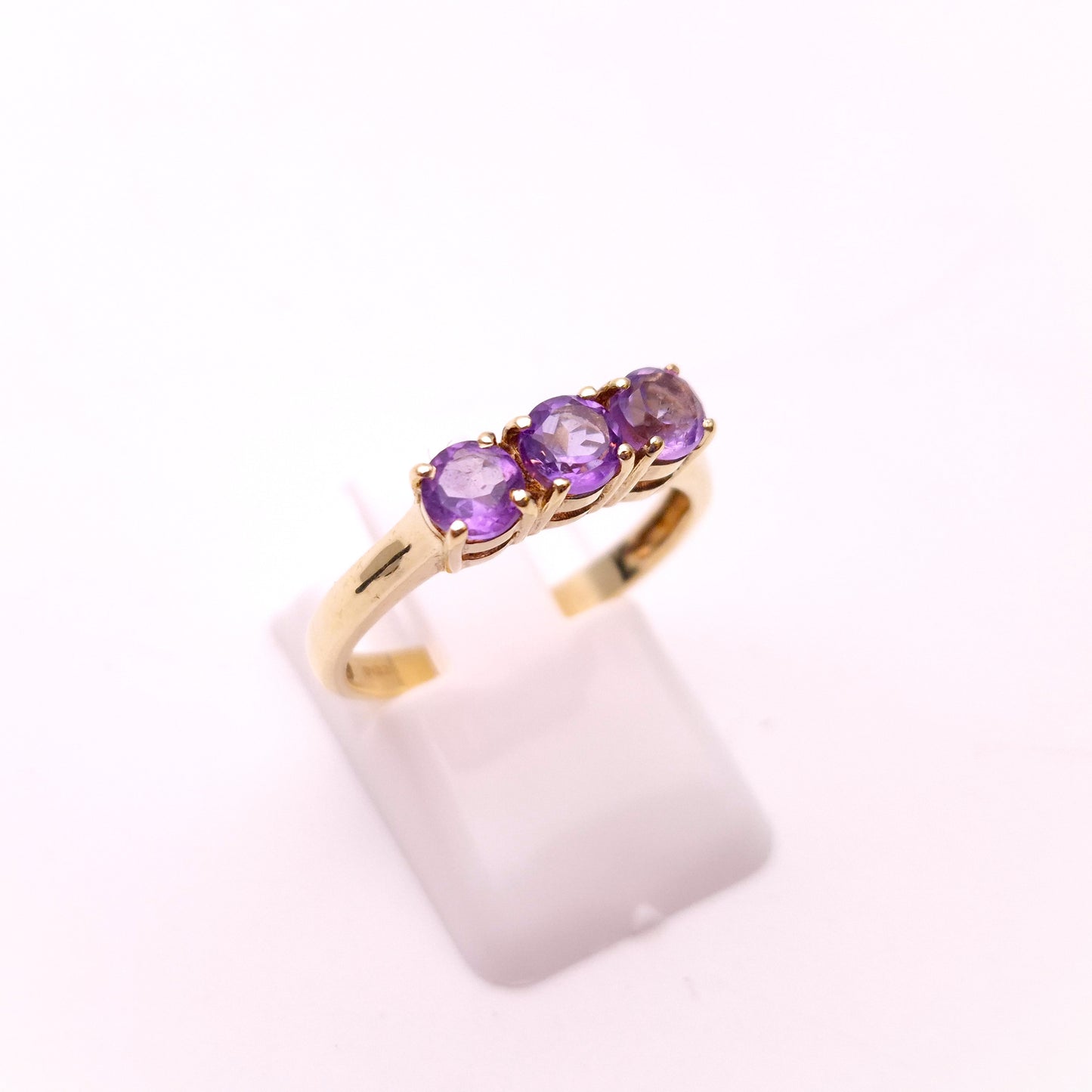 9ct Yellow Gold Amethyst 3 stone Trilogy Ring