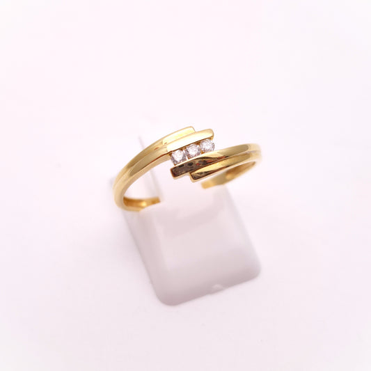 18ct Yellow Gold 3 Stone Diamond Crossover Ring